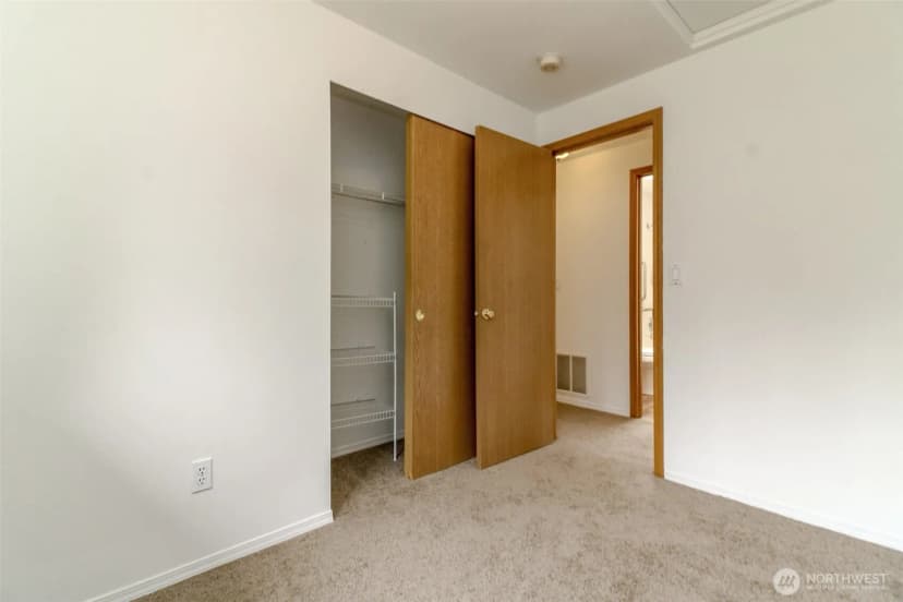 Property photo for 26334 127th Avenue Se, Kent photo 27