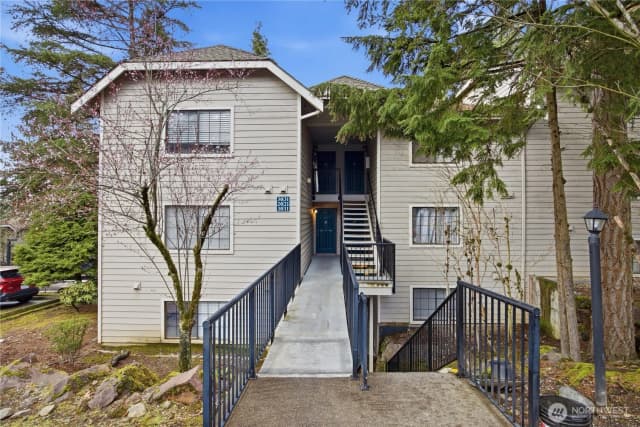 Property photo for 12515 Ne 116th Street #b11, Kirkland photo 4