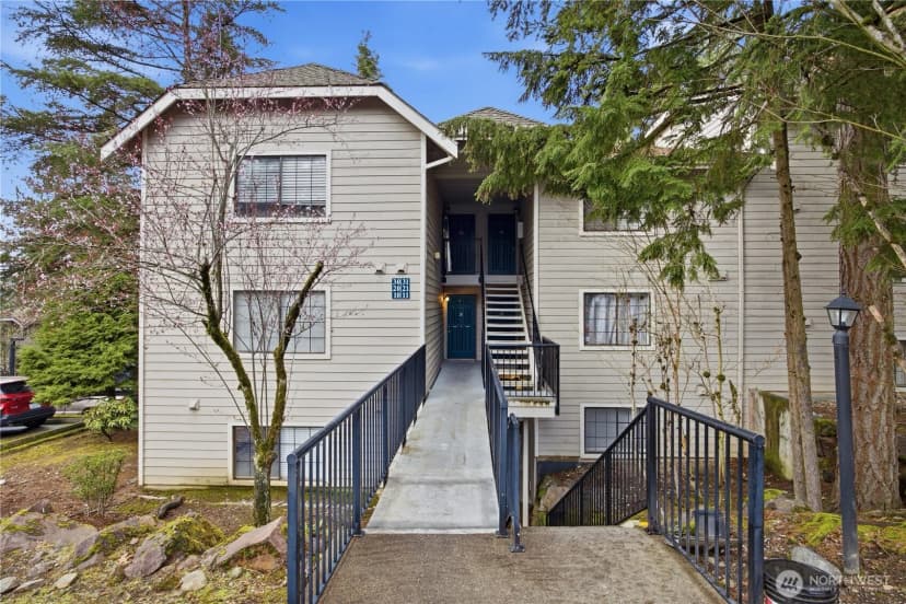 Property photo for 12515 Ne 116th Street #b11, Kirkland photo 4