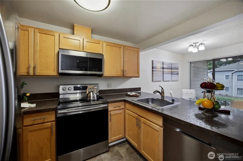 Property photo for 12515 Ne 116th Street #b11, Kirkland photo 18