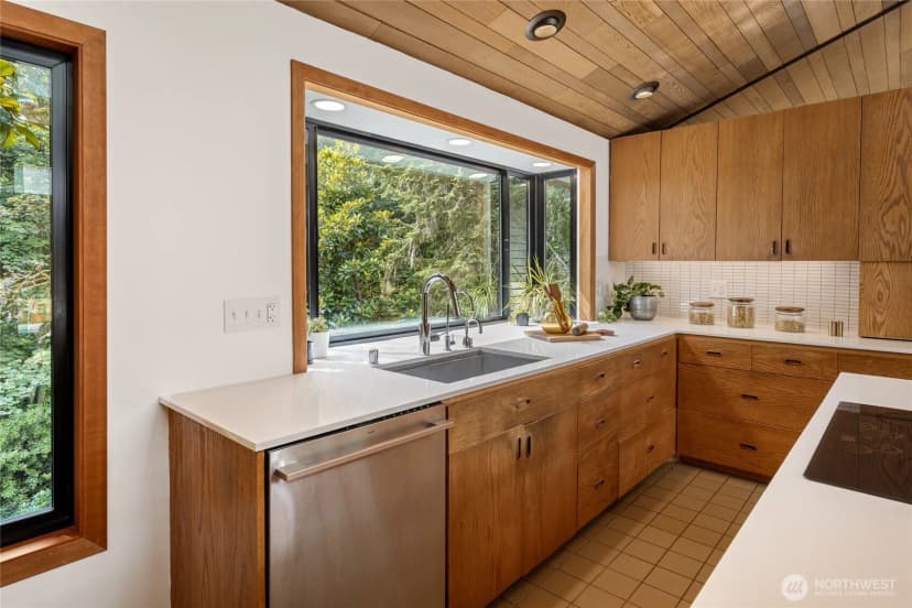 Property photo for 4851 88th Place Se, Mercer Island photo 9