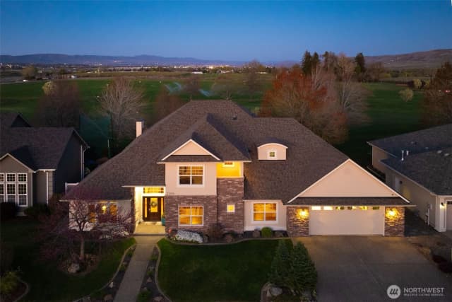 Property photo for 2205 S 88th Avenue, Yakima