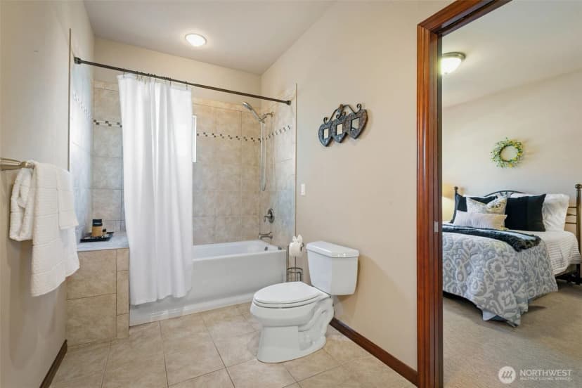 Property photo for 2205 S 88th Avenue, Yakima photo 23