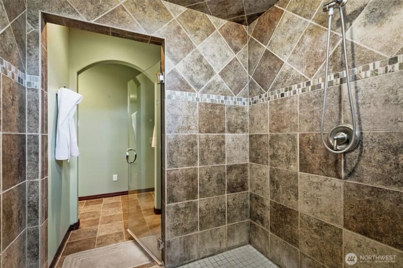 Property photo for 2205 S 88th Avenue, Yakima photo 18