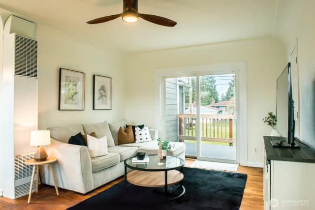 Property photo for 7028 Fawcett Avenue, Tacoma photo 4