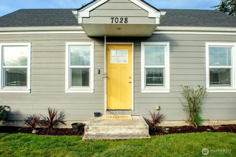Property photo for 7028 Fawcett Avenue, Tacoma photo 2