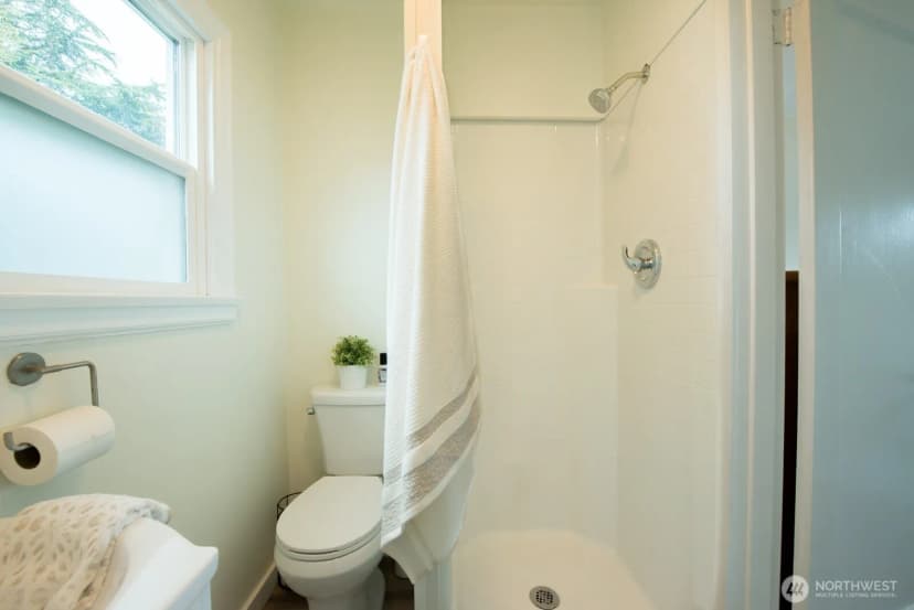 Property photo for 7028 Fawcett Avenue, Tacoma photo 13