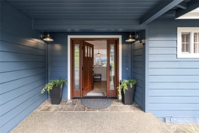 Property photo for 12421 6th Avenue Nw, Gig Harbor photo 3