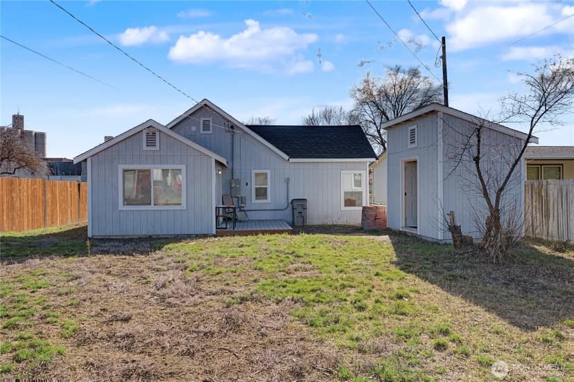 Property photo for 307 W Glover, Harrington photo 17