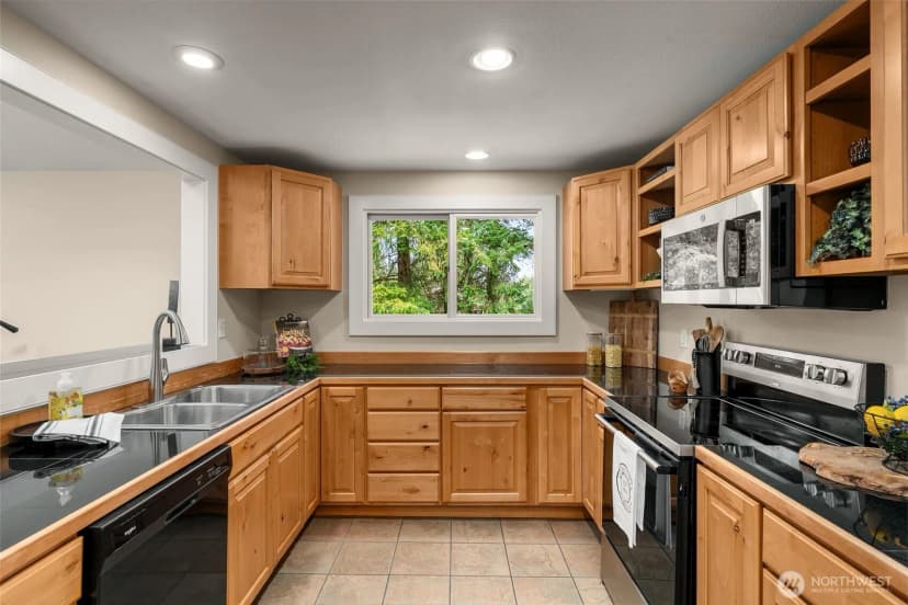 Property photo for 17030 174th Avenue Ne, Woodinville photo 16