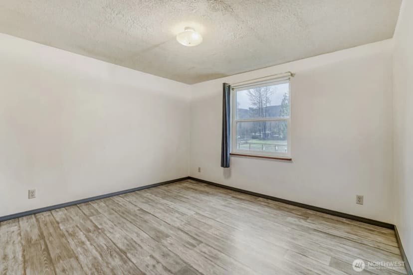 Property photo for 35605 State Route 2, Sultan photo 20
