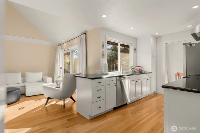 Property photo for 4478 142nd Avenue Se, Bellevue photo 10
