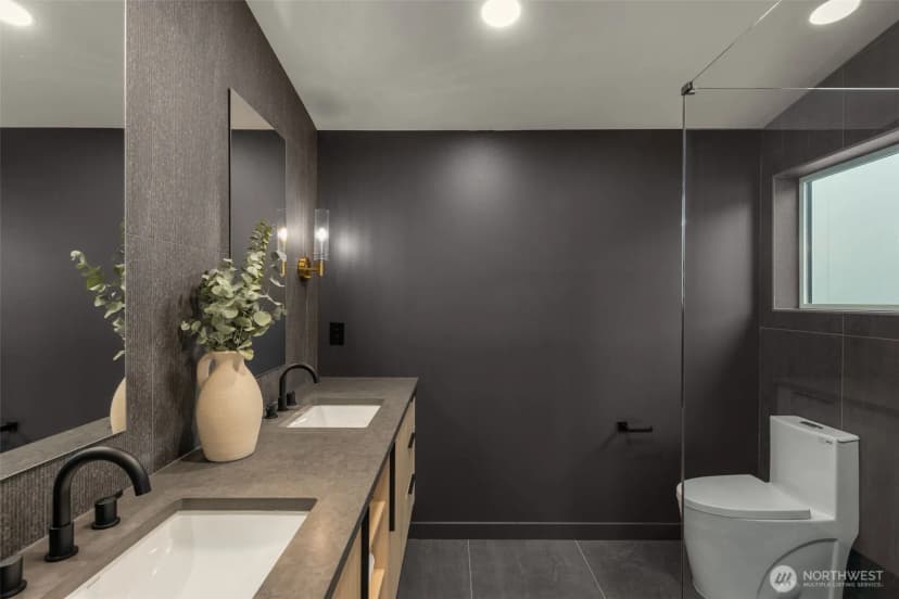 Property photo for 14035 Densmore Avenue N, Seattle photo 17