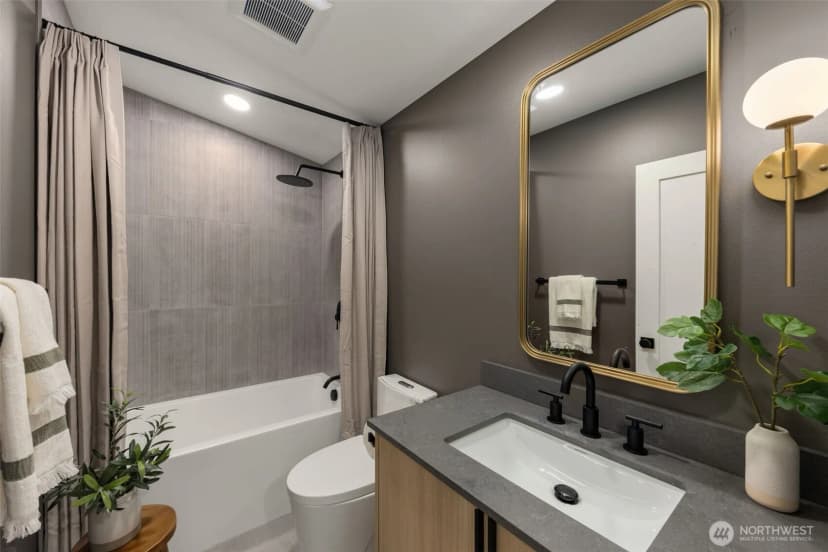 Property photo for 14035 Densmore Avenue N, Seattle photo 21