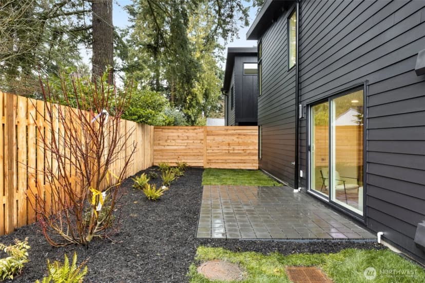 Property photo for 14035 Densmore Avenue N, Seattle photo 24