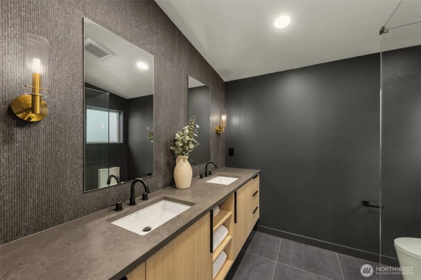 Property photo for 14035 Densmore Avenue N, Seattle photo 18