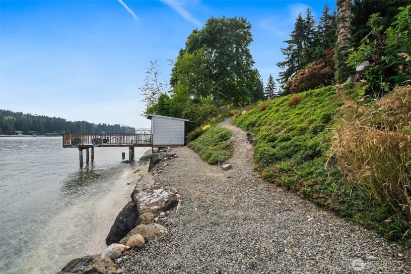Property photo for 17274 Angeline Avenue South Ne, Suquamish photo 6