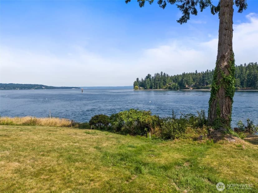 Property photo for 17274 Angeline Avenue South Ne, Suquamish photo 19