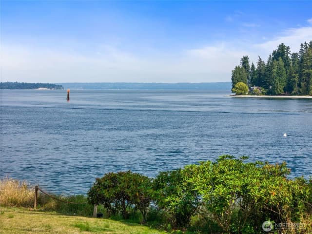 Property photo for 17274 Angeline Avenue South Ne, Suquamish photo 5