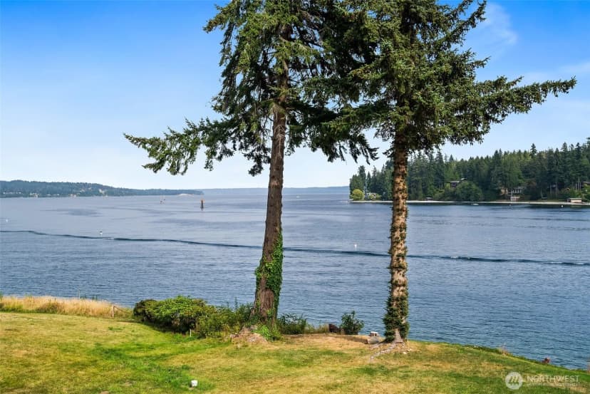 Property photo for 17274 Angeline Avenue South Ne, Suquamish photo 3