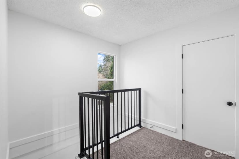 Property photo for 713 N Main Avenue, Ridgefield photo 28