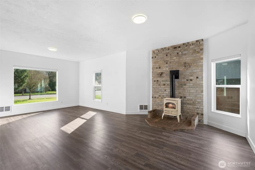 Property photo for 713 N Main Avenue, Ridgefield photo 11