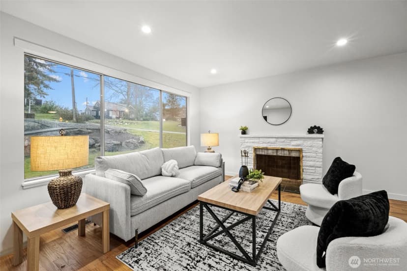 Property photo for 105 Sw 129th Street, Burien photo 5