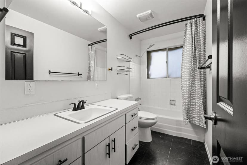Property photo for 105 Sw 129th Street, Burien photo 32