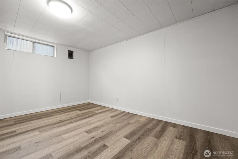 Property photo for 105 Sw 129th Street, Burien photo 28
