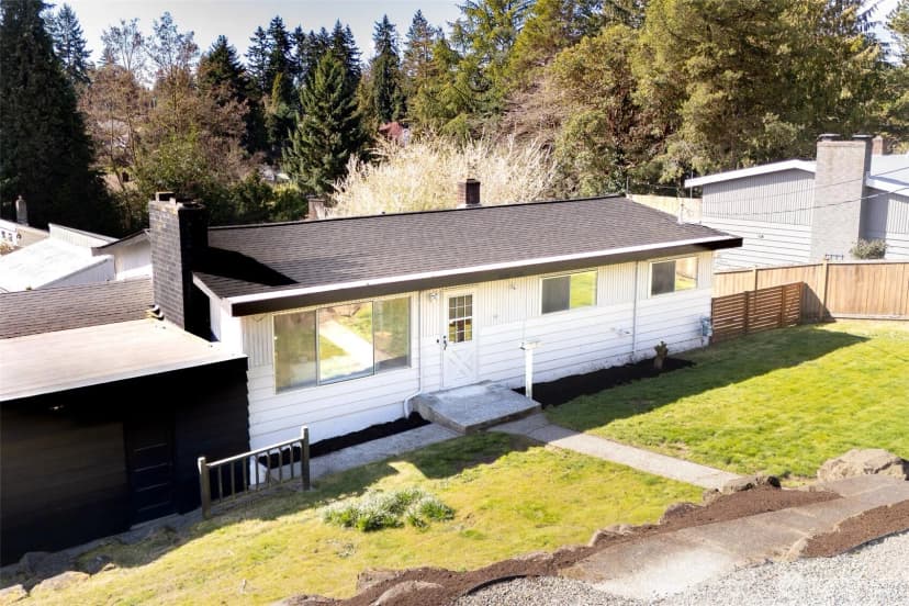 Property photo for 105 Sw 129th Street, Burien