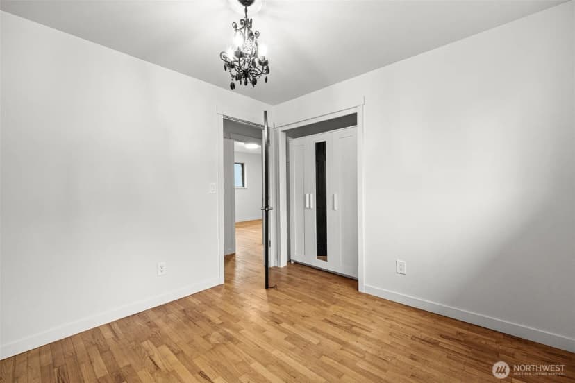 Property photo for 105 Sw 129th Street, Burien photo 16