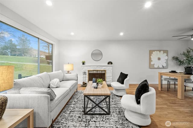 Property photo for 105 Sw 129th Street, Burien photo 4
