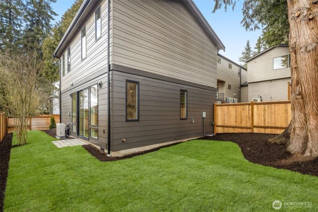 Property photo for 11413 Ne 91st Street, Kirkland photo 2