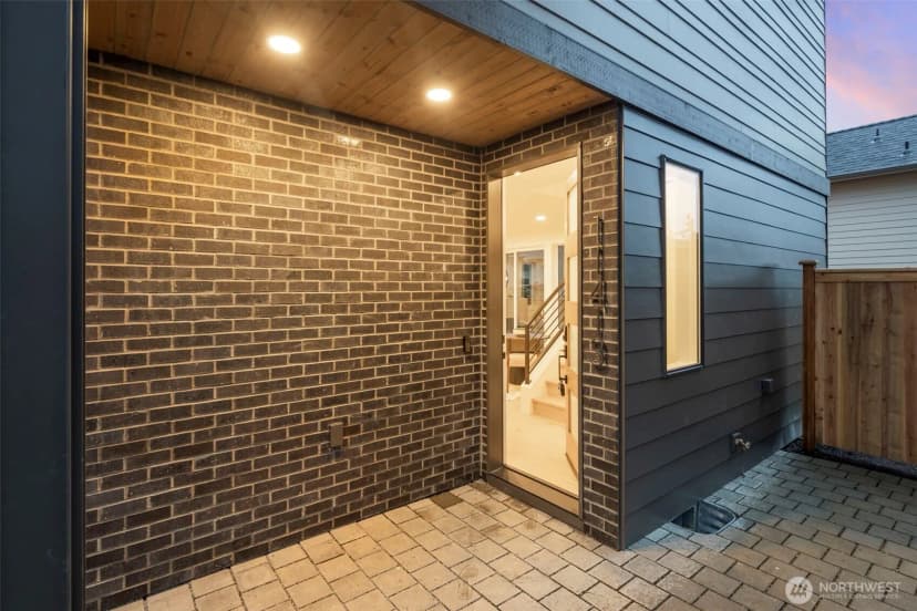 Property photo for 11413 Ne 91st Street, Kirkland