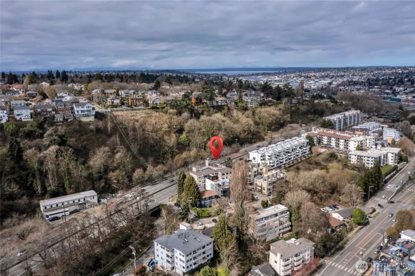 Property photo for 559 Mcgraw Street #201, Seattle photo 32