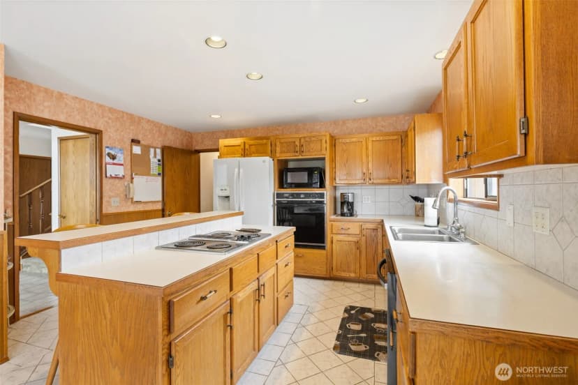 Property photo for 1813 E 3rd Street, Port Angeles photo 10