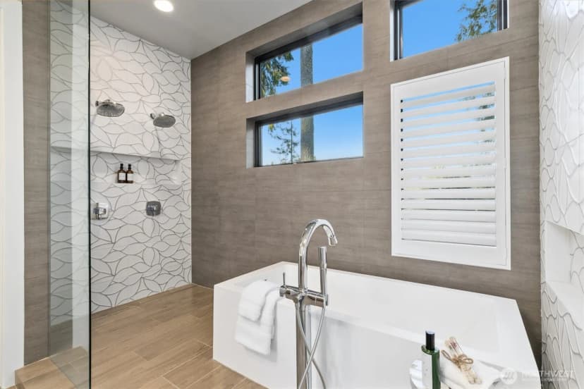 Property photo for 18858 Ne 49th Place, Sammamish photo 16