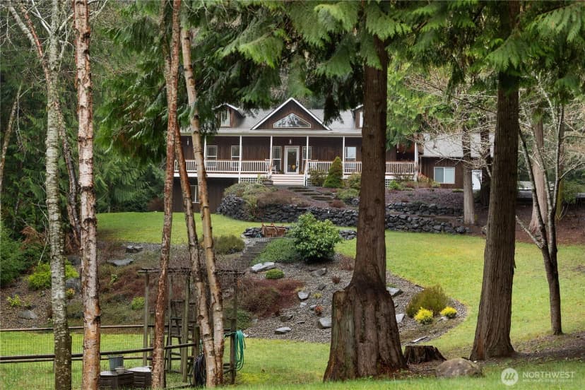 Property photo for 80 E Sea Breeze Lane, Shelton photo 2