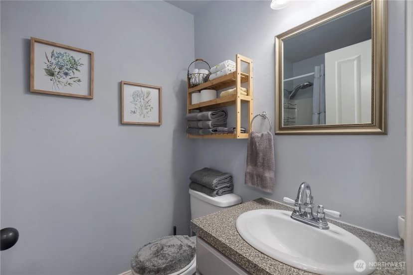 Property photo for 80 E Sea Breeze Lane, Shelton photo 25