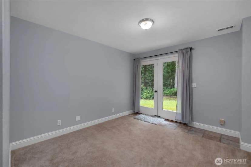 Property photo for 80 E Sea Breeze Lane, Shelton photo 24