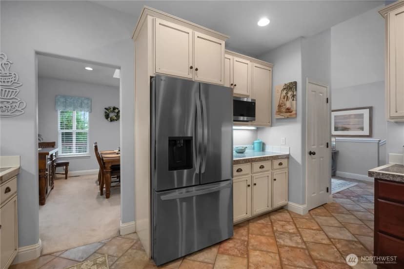 Property photo for 80 E Sea Breeze Lane, Shelton photo 12