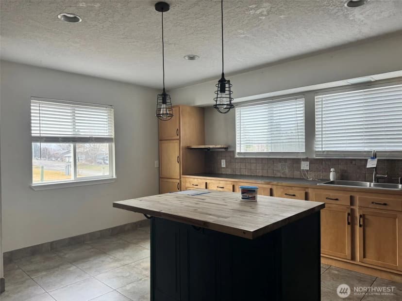 Property photo for 21 Orchard Loop Road N, Tonasket photo 5