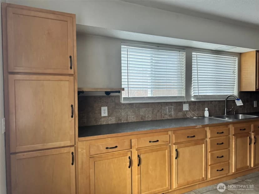 Property photo for 21 Orchard Loop Road N, Tonasket photo 6