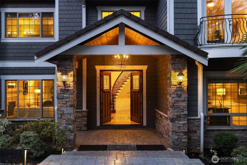 Property photo for 9810 Se 35th Place, Mercer Island photo 3