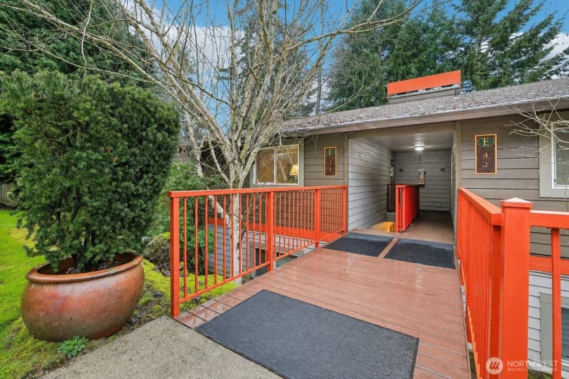 Property photo for 11060 Ne 33rd Place #e3, Bellevue photo 28