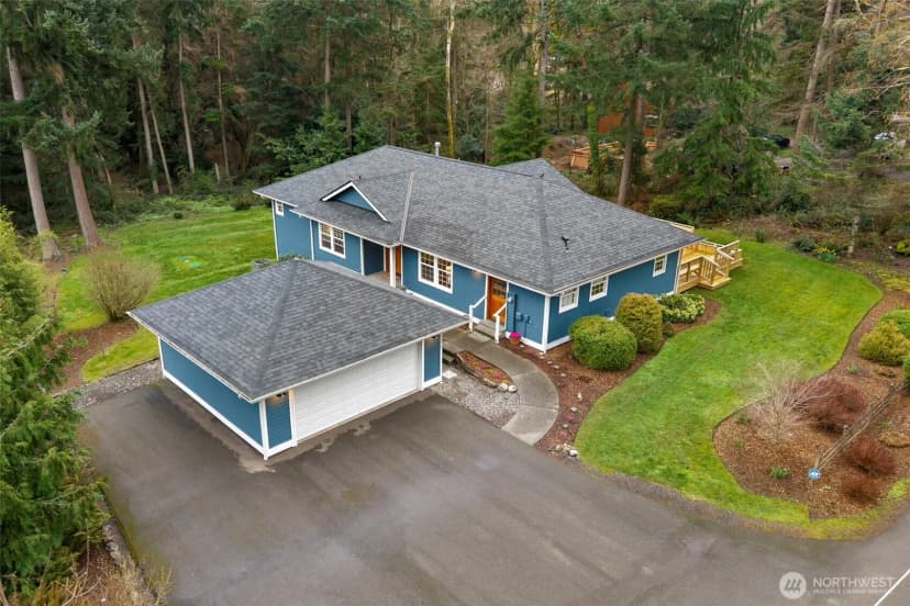 Property photo for 15375 Sunrise Drive Ne, Bainbridge Island