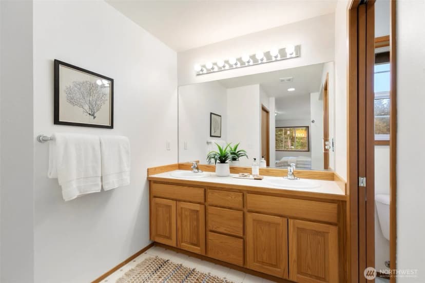 Property photo for 15375 Sunrise Drive Ne, Bainbridge Island photo 22
