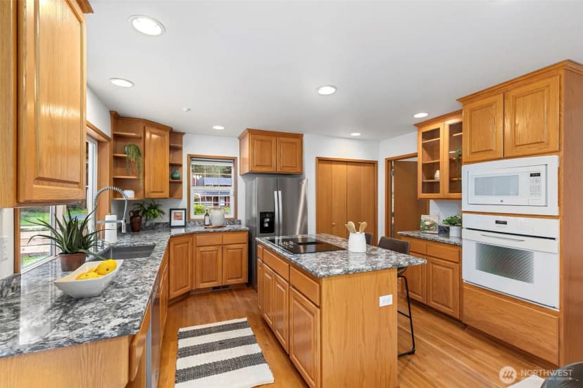 Property photo for 15375 Sunrise Drive Ne, Bainbridge Island photo 13