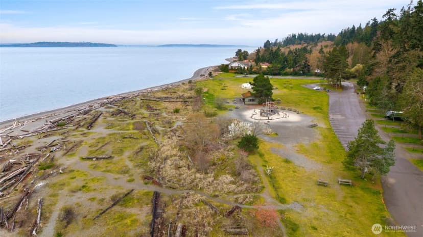 Property photo for 15375 Sunrise Drive Ne, Bainbridge Island photo 37