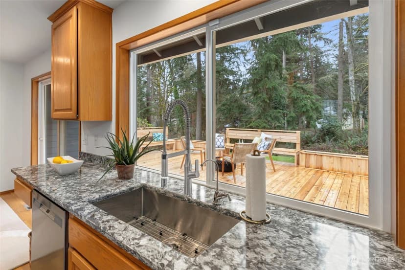 Property photo for 15375 Sunrise Drive Ne, Bainbridge Island photo 16